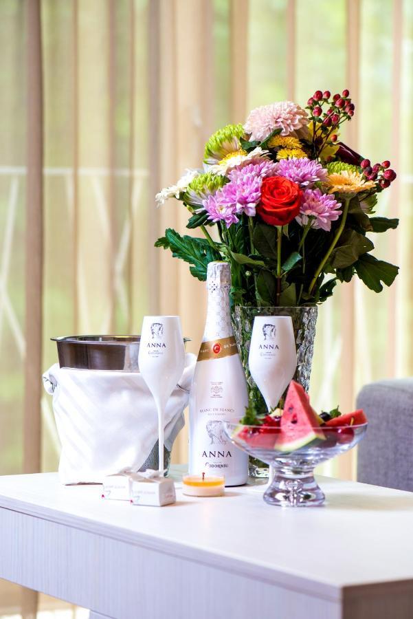 Hotel & Relax Zone Cattleya كروشونا المظهر الخارجي الصورة
