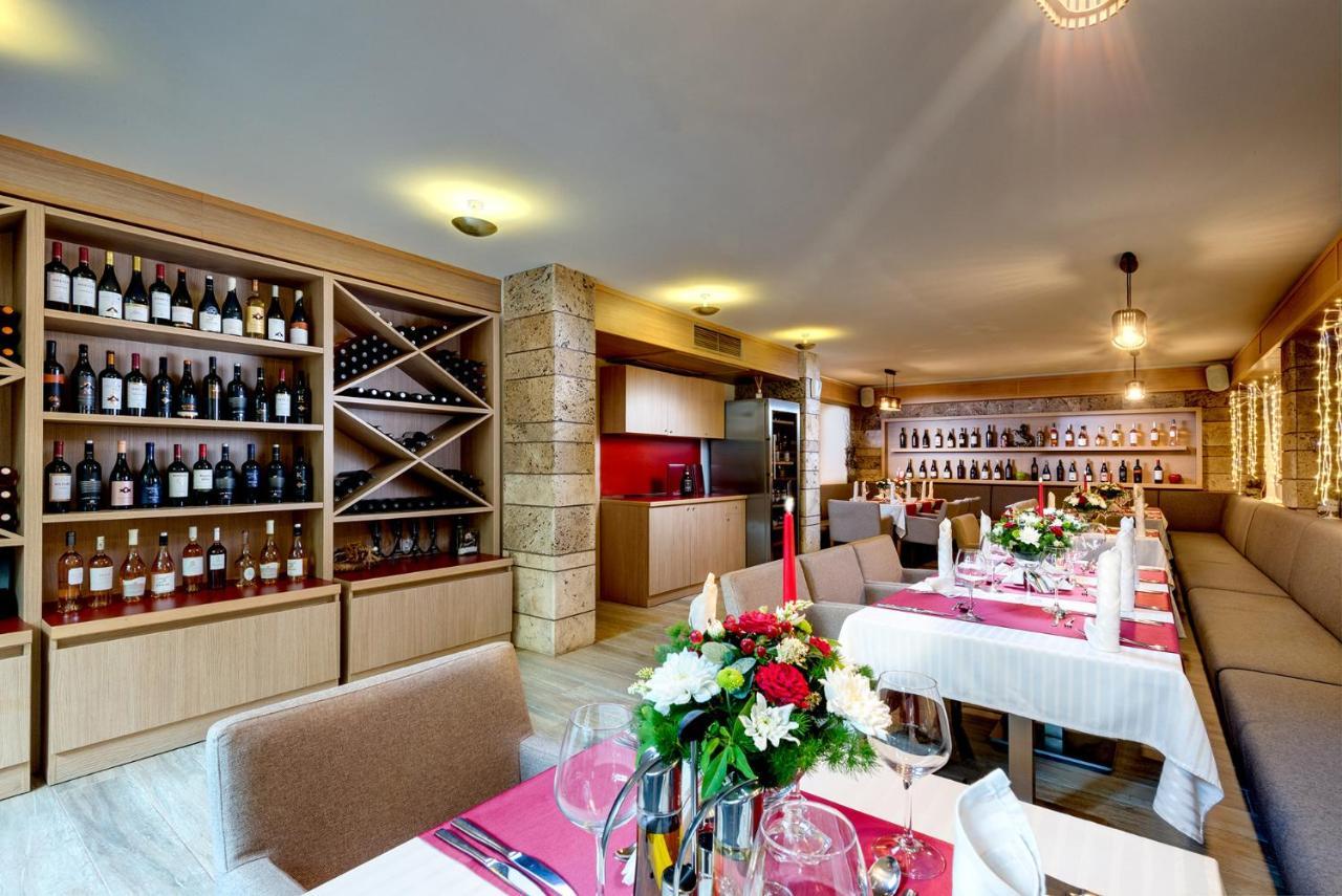 Hotel & Relax Zone Cattleya كروشونا المظهر الخارجي الصورة