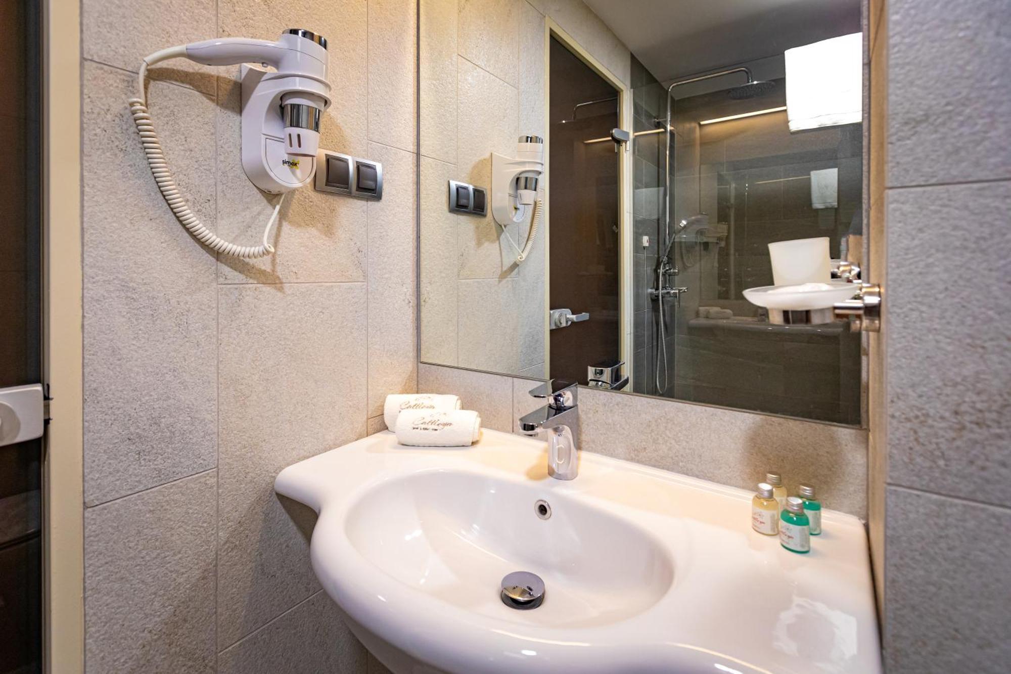 Hotel & Relax Zone Cattleya كروشونا المظهر الخارجي الصورة