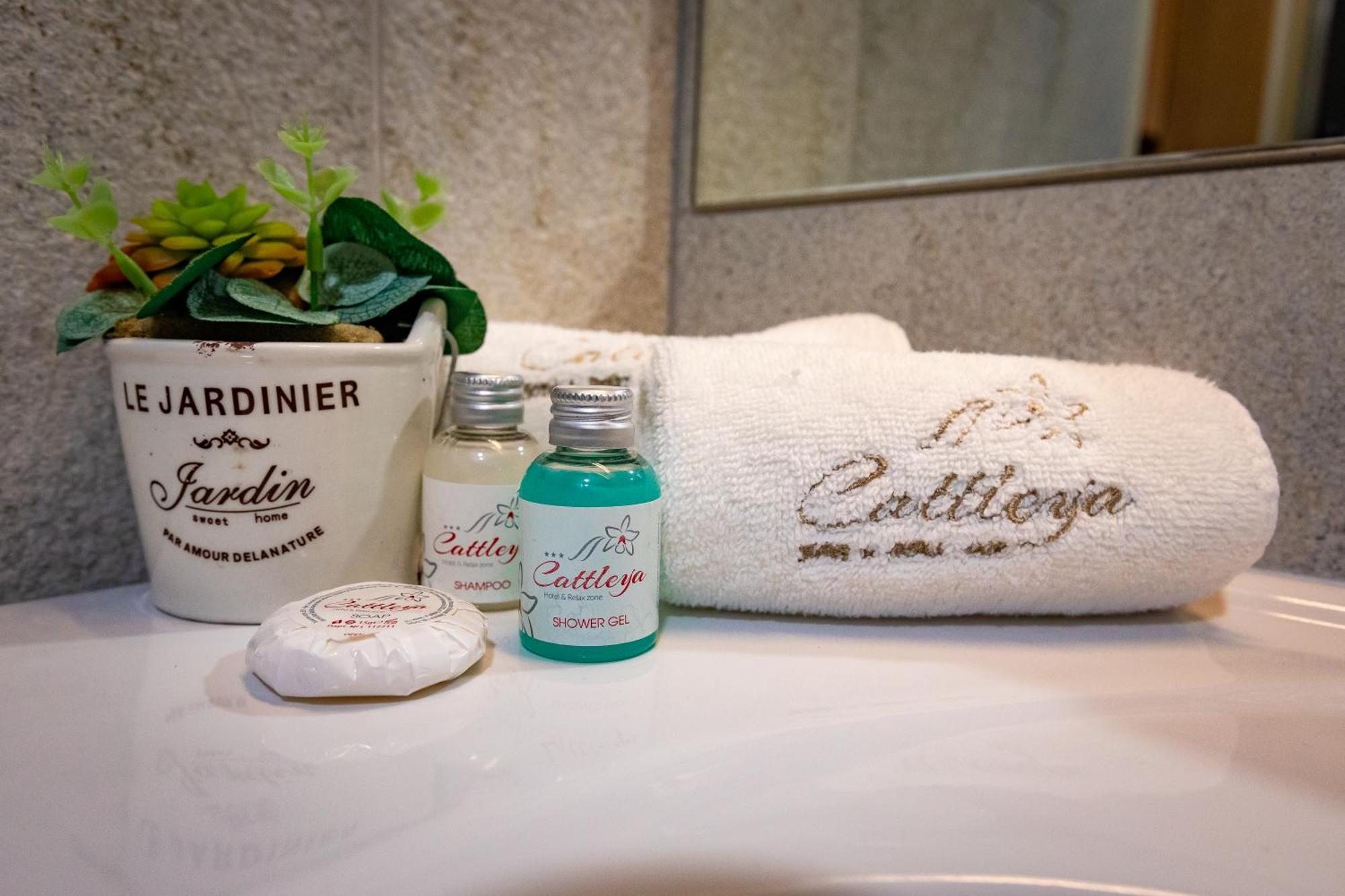 Hotel & Relax Zone Cattleya كروشونا المظهر الخارجي الصورة