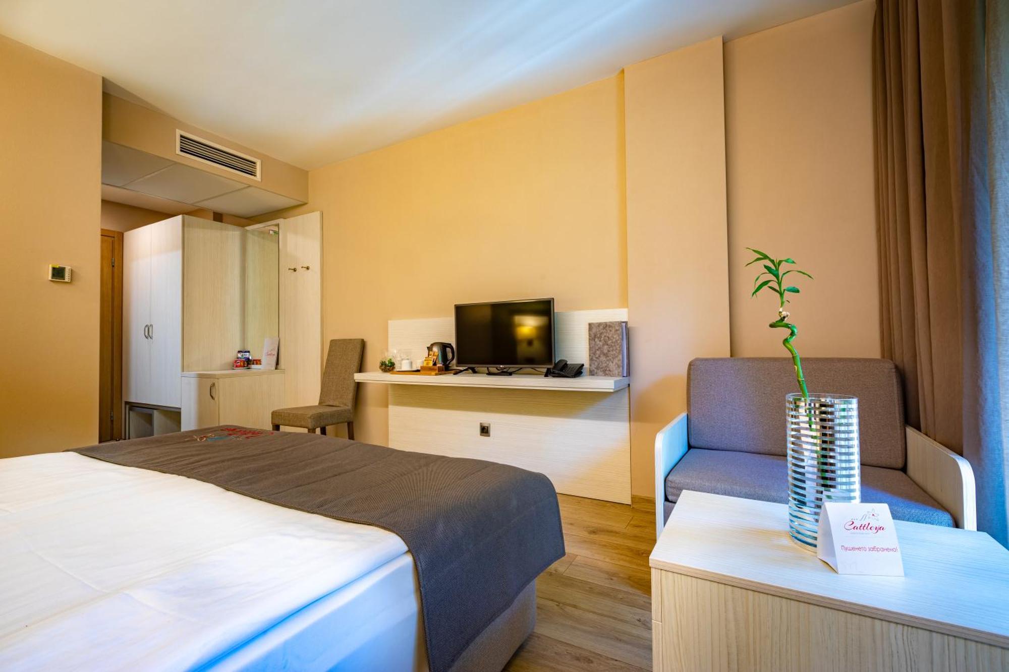Hotel & Relax Zone Cattleya كروشونا المظهر الخارجي الصورة