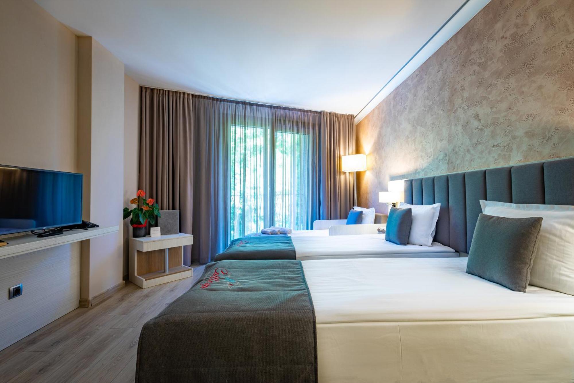 Hotel & Relax Zone Cattleya كروشونا المظهر الخارجي الصورة