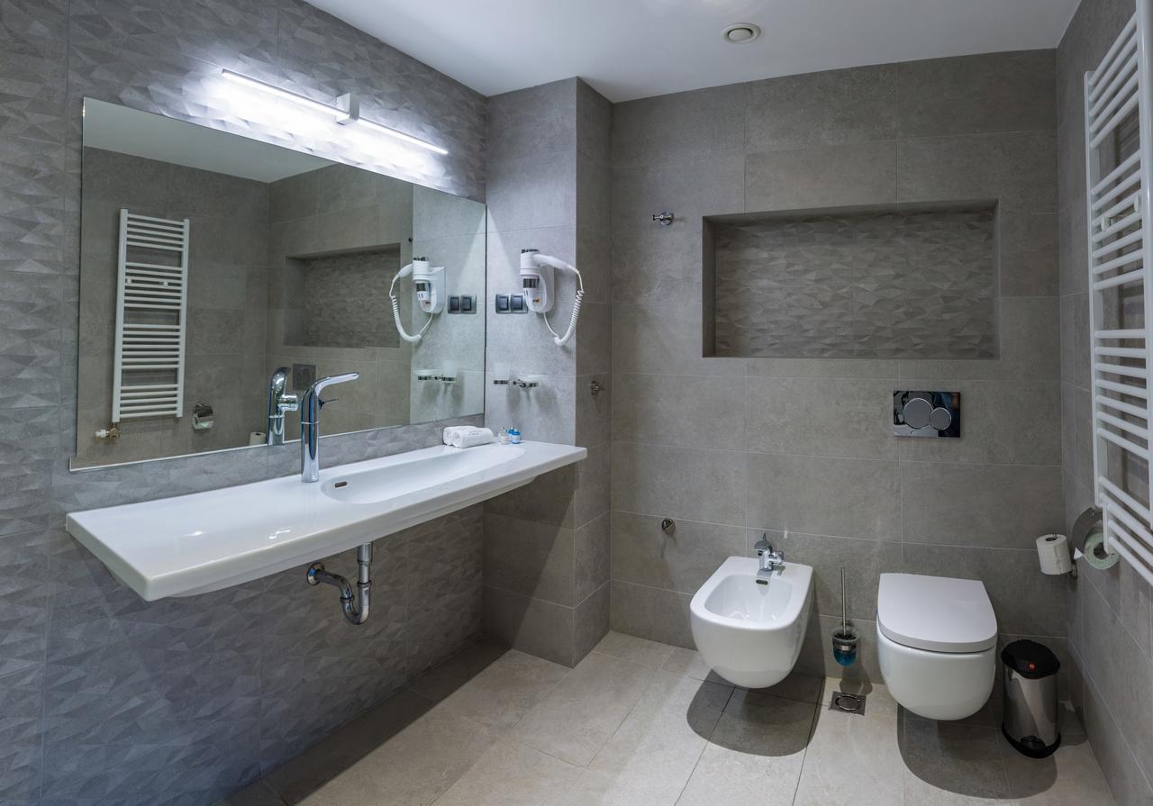 Hotel & Relax Zone Cattleya كروشونا المظهر الخارجي الصورة